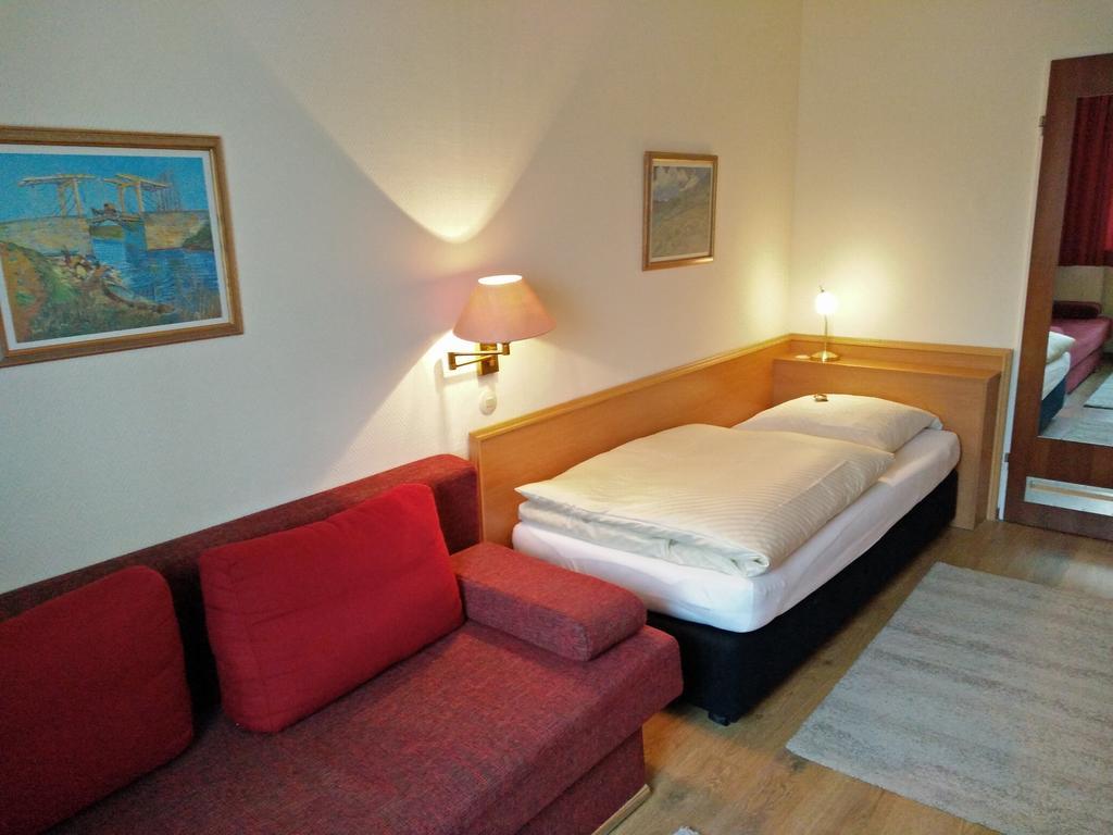 Hotel Alfa Neu-Isenburg Δωμάτιο φωτογραφία