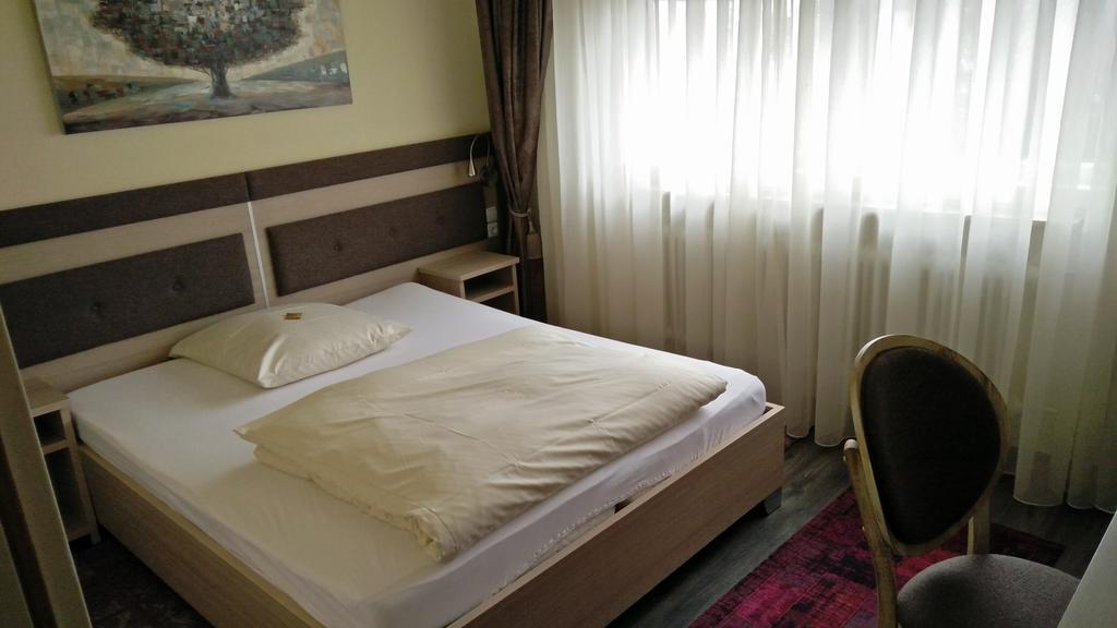 Hotel Alfa Neu-Isenburg Δωμάτιο φωτογραφία
